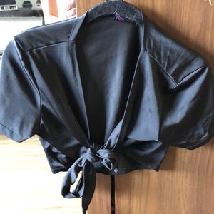 Low tie silky crop